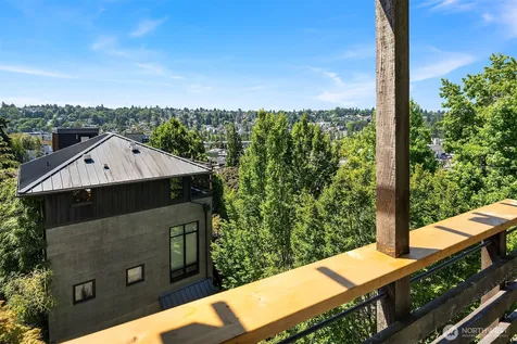 3824 Evanston Avenue N Seattle WA 98103