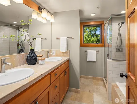 3824 Evanston Avenue N Seattle WA 98103