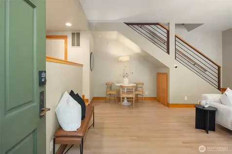3824 Evanston Avenue N Seattle WA 98103