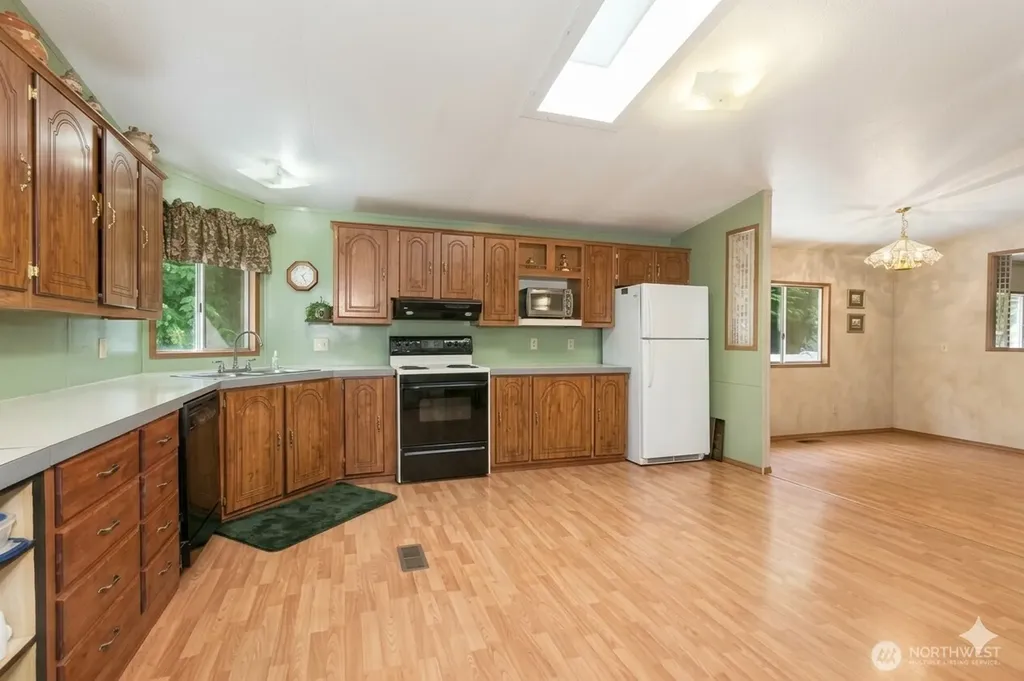 13522 198th Avenue NE Woodinville WA 98077