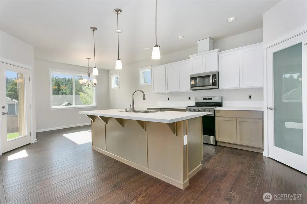4112 23rd Street SE Puyallup WA 98374