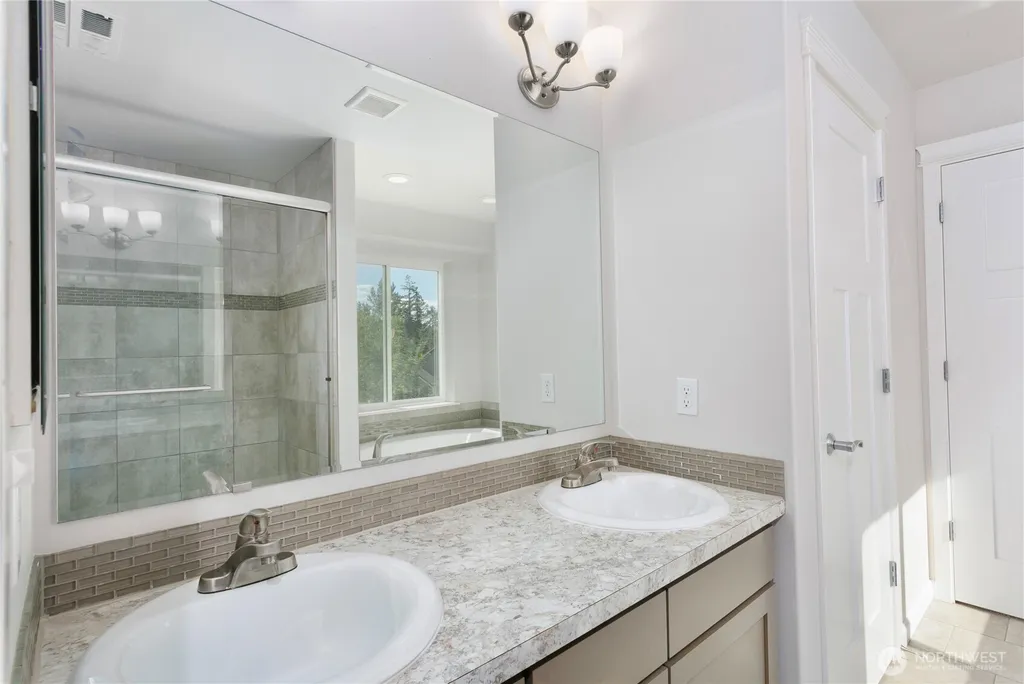4112 23rd Street SE Puyallup WA 98374