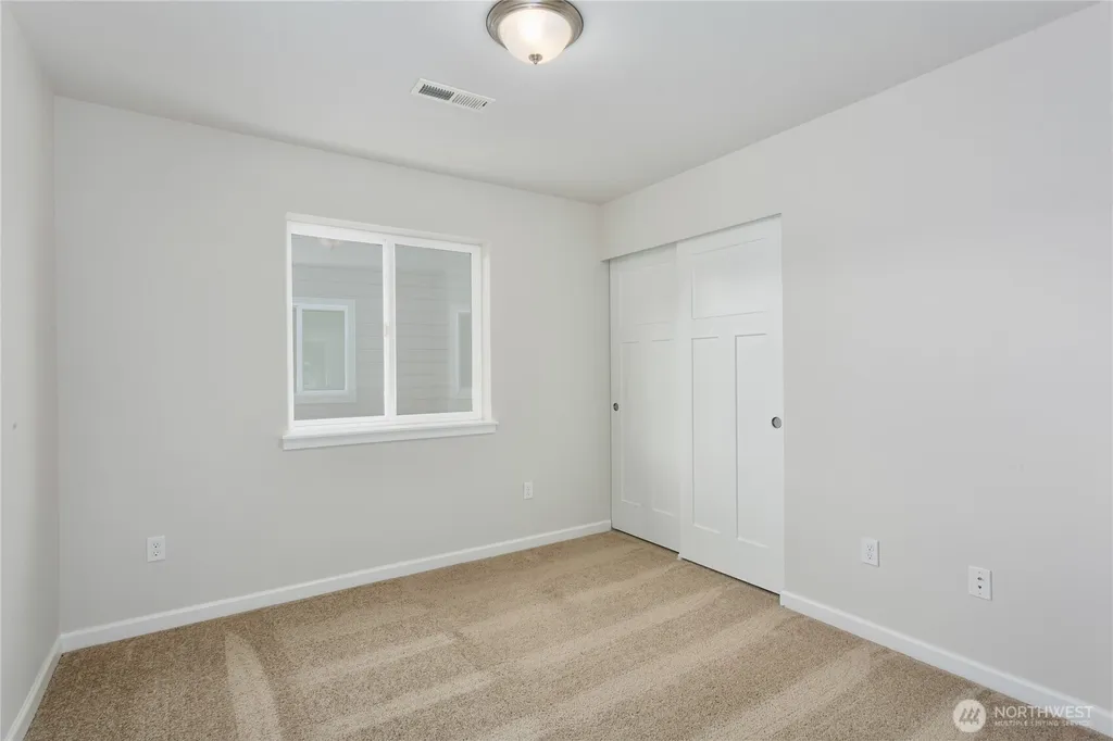 4112 23rd Street SE Puyallup WA 98374
