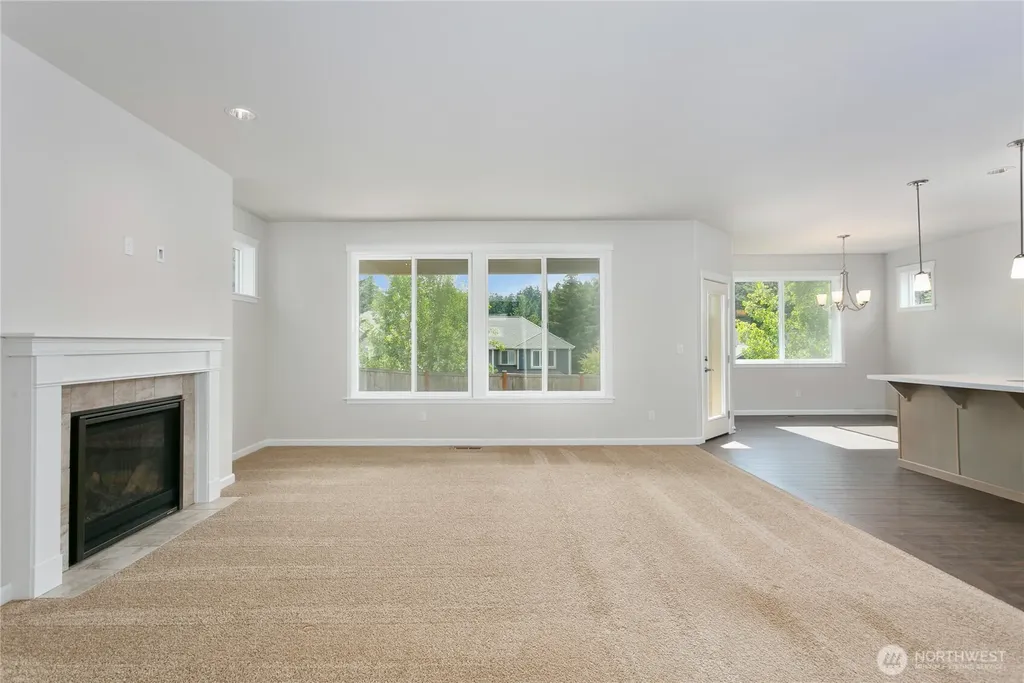 4112 23rd Street SE Puyallup WA 98374