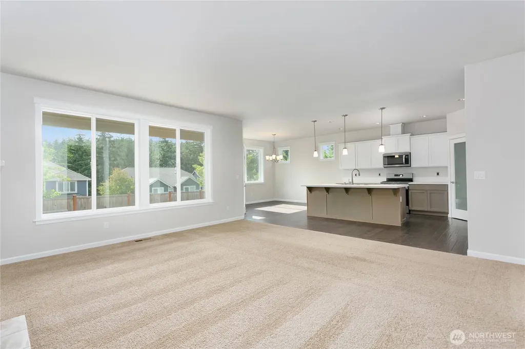 4112 23rd Street SE Puyallup WA 98374
