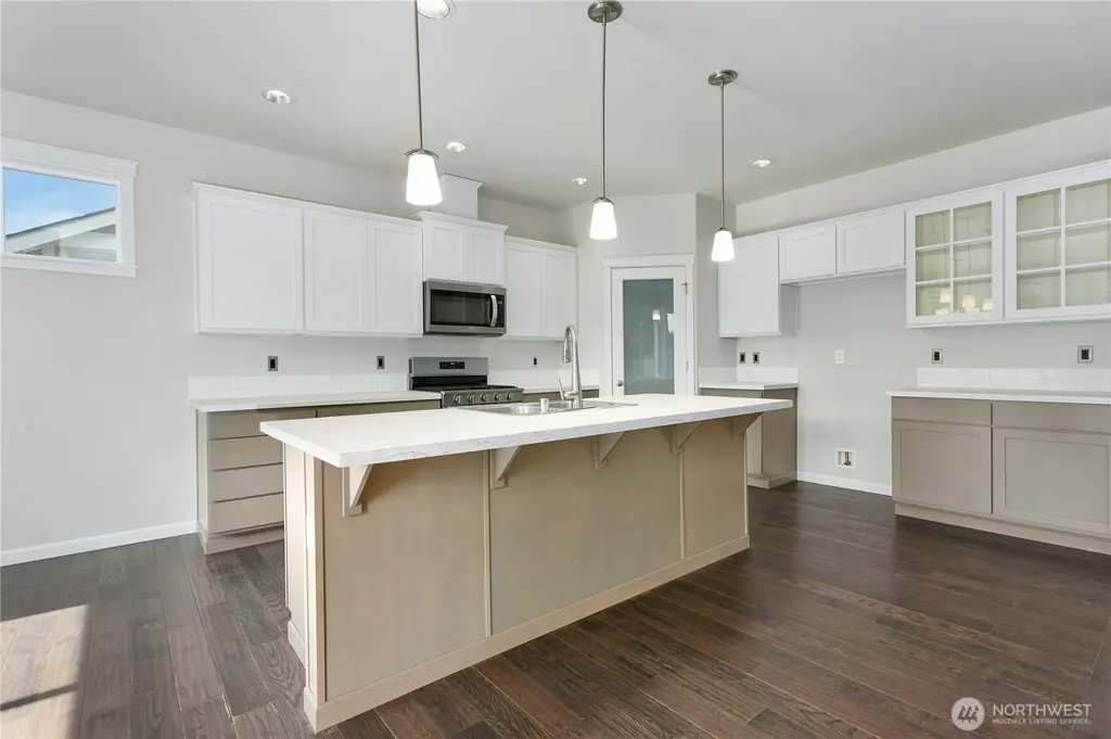 4112 23rd Street SE Puyallup WA 98374