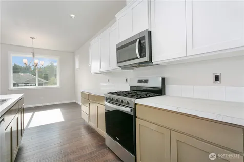 4112 23rd Street SE Puyallup WA 98374