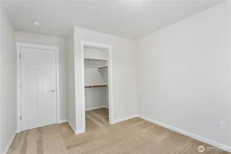 4112 23rd Street SE Puyallup WA 98374