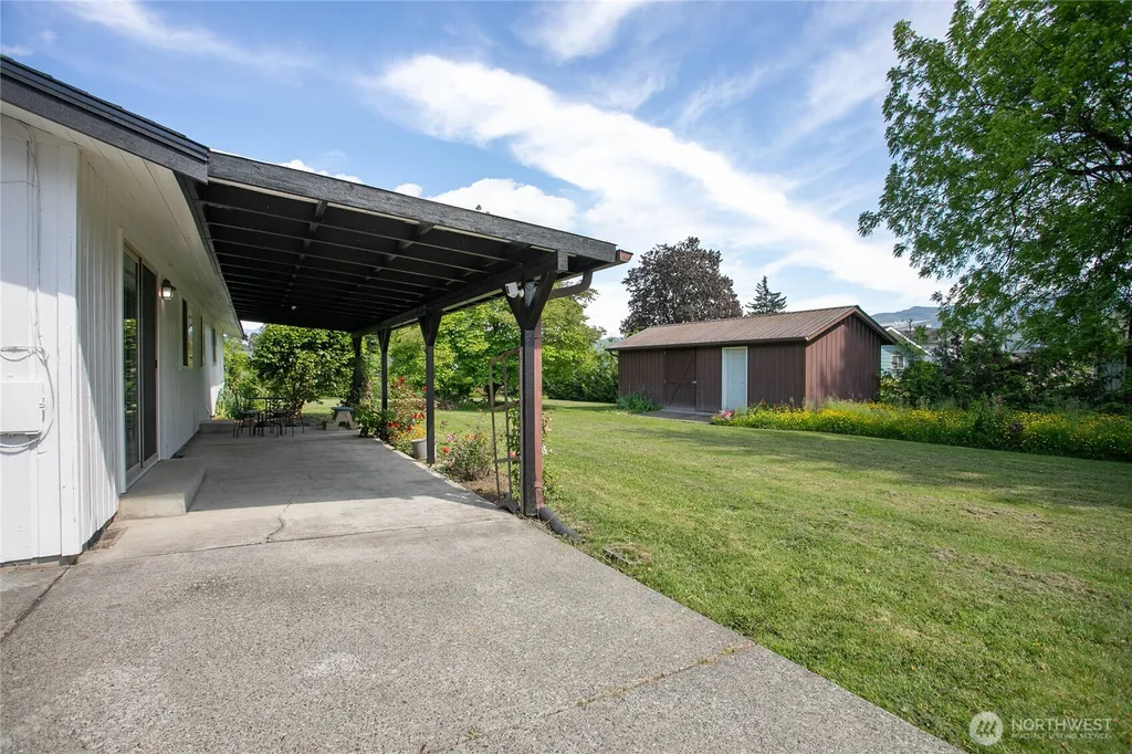 319 Vancouver Street Sumas WA 98295