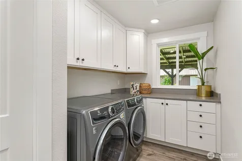 319 Vancouver Street Sumas WA 98295