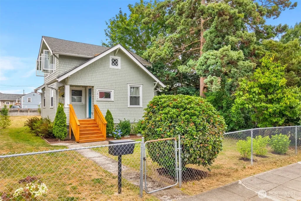 1312 Elizabeth Avenue Bremerton WA 98337