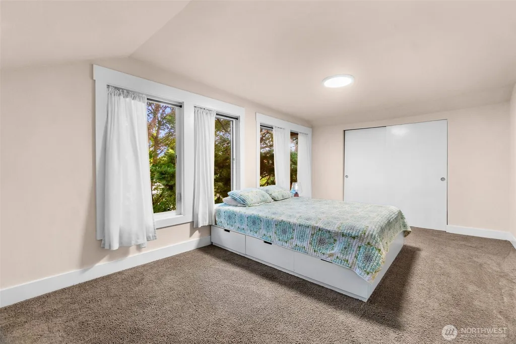 1312 Elizabeth Avenue Bremerton WA 98337