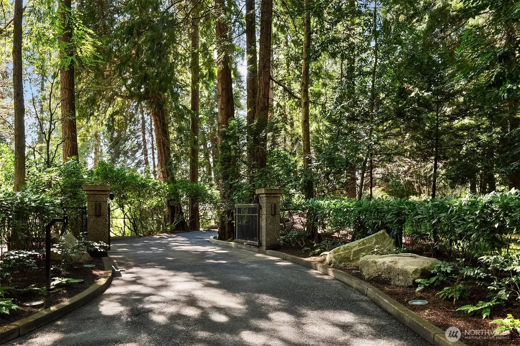 3445 Hunts Point Road Hunts Point WA 98004