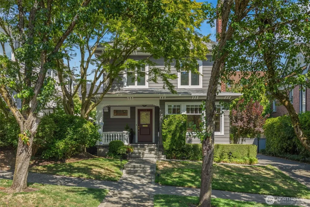 1218 3rd Avenue W Seattle WA 98119