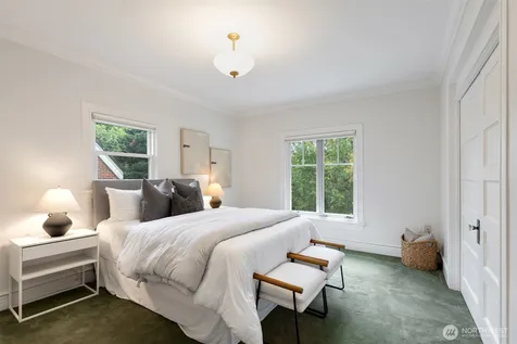 1218 3rd Avenue W Seattle WA 98119