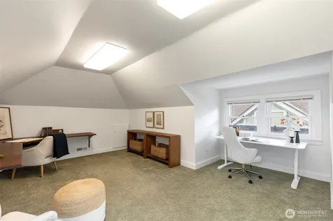 1218 3rd Avenue W Seattle WA 98119