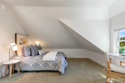 1218 3rd Avenue W Seattle WA 98119