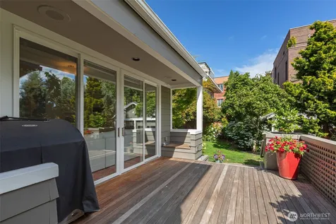 1218 3rd Avenue W Seattle WA 98119