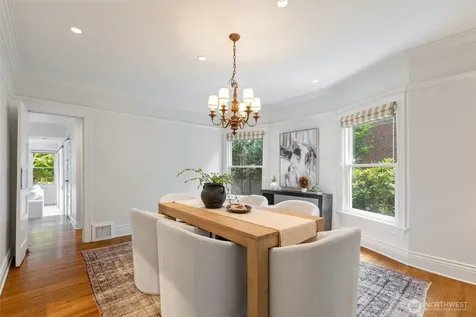 1218 3rd Avenue W Seattle WA 98119