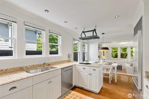 1218 3rd Avenue W Seattle WA 98119
