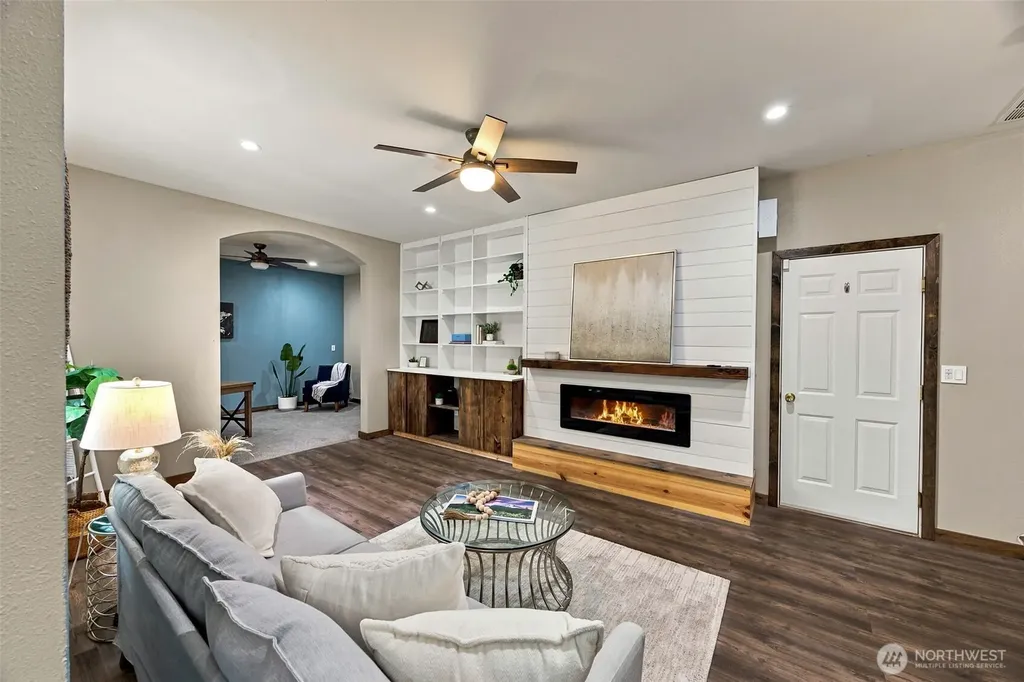 29115 11th Avenue E Roy WA 98580