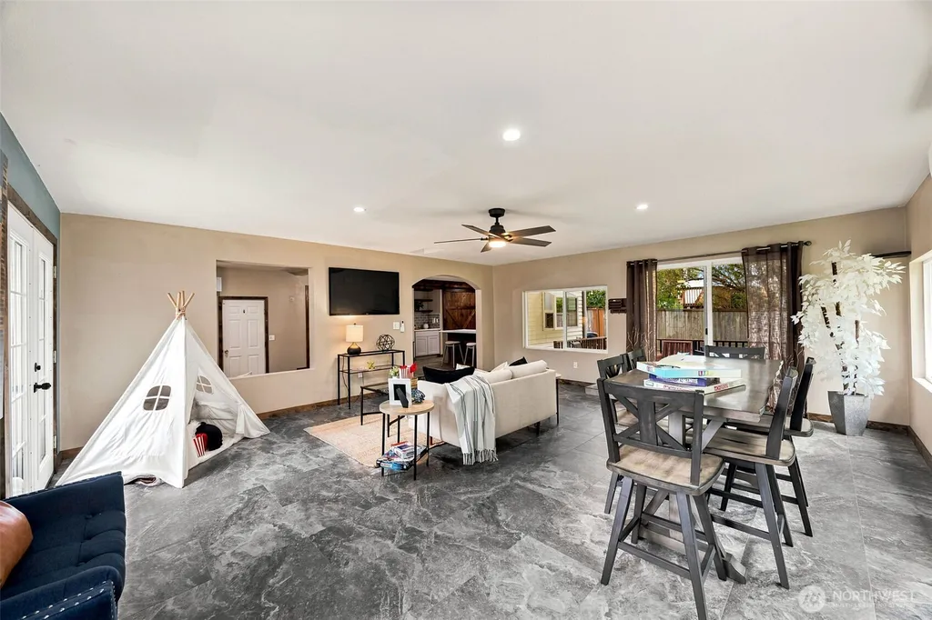 29115 11th Avenue E Roy WA 98580
