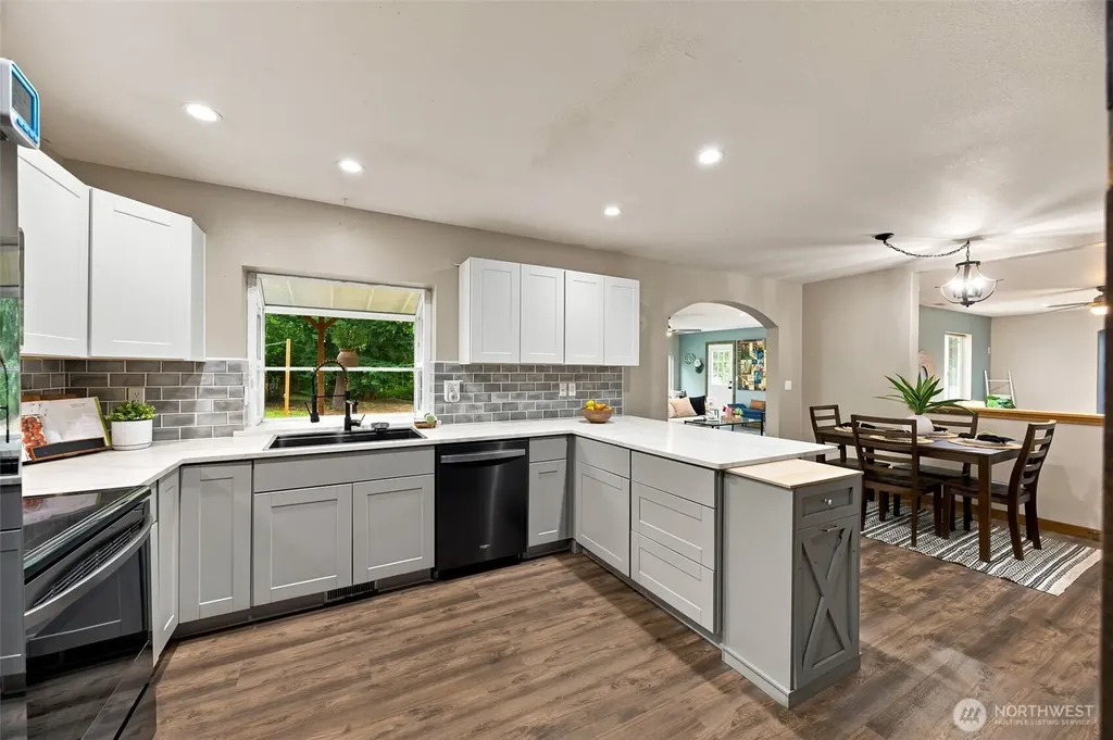 29115 11th Avenue E Roy WA 98580