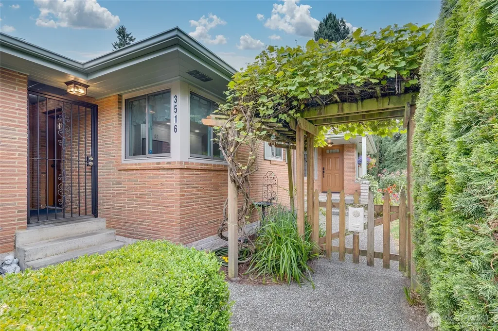 3516 176th Place SW Lynnwood WA 98037