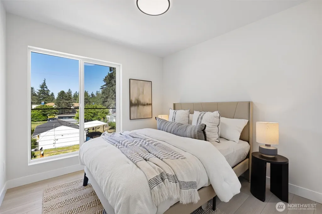 7103 210 Street SW Edmonds WA 98026