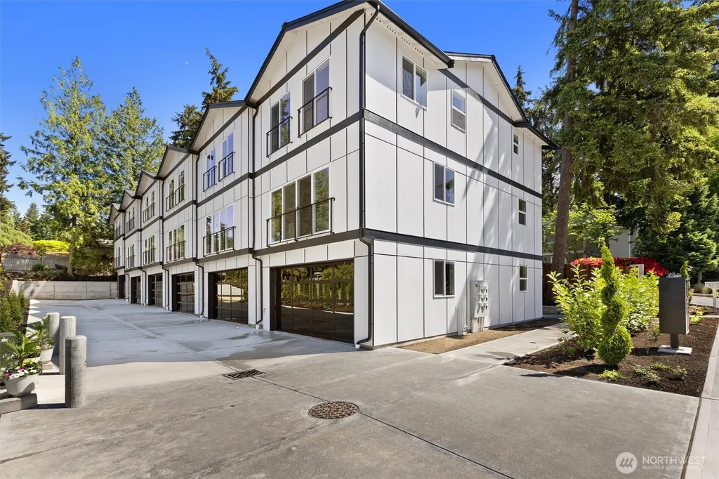 7103 210 Street SW Edmonds WA 98026