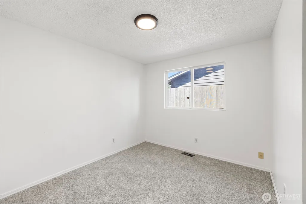 1112 Ridgeway Drive Oak Harbor WA 98277