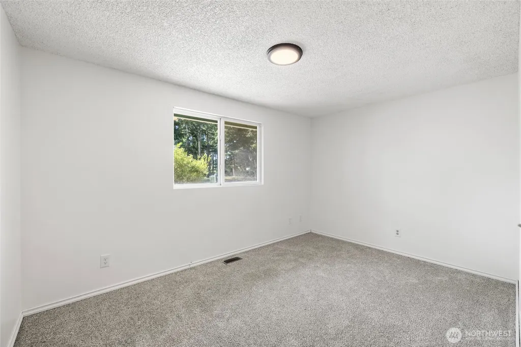 1112 Ridgeway Drive Oak Harbor WA 98277