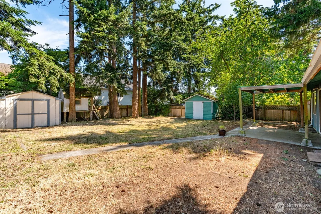 1112 Ridgeway Drive Oak Harbor WA 98277
