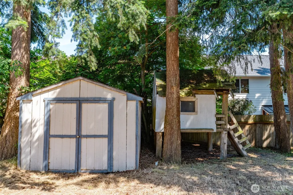 1112 Ridgeway Drive Oak Harbor WA 98277