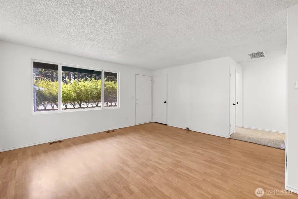 1112 Ridgeway Drive Oak Harbor WA 98277