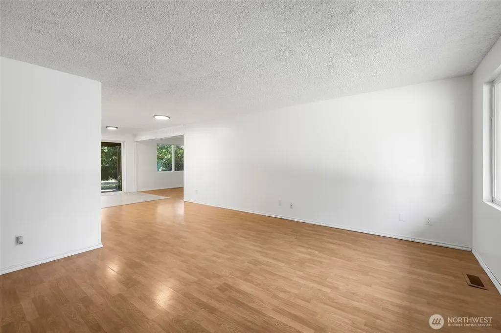 1112 Ridgeway Drive Oak Harbor WA 98277