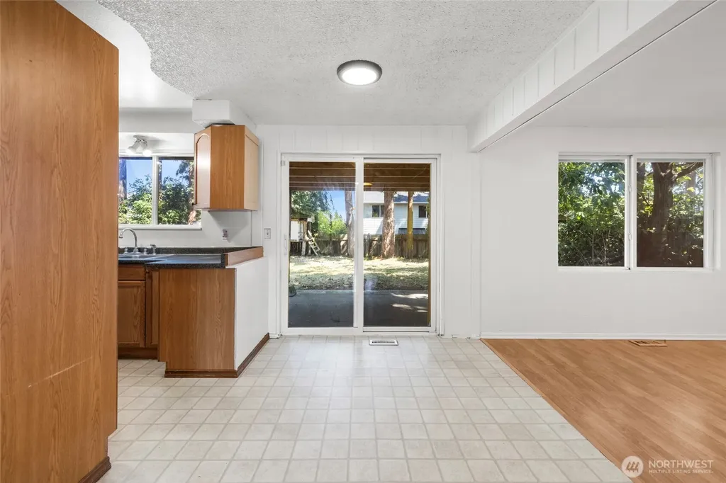 1112 Ridgeway Drive Oak Harbor WA 98277