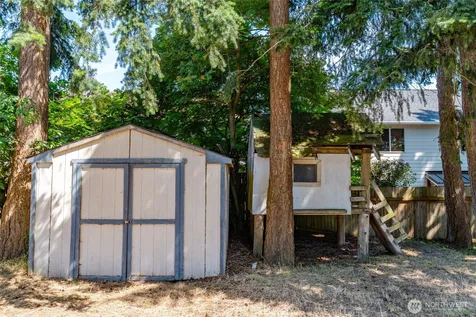 1112 Ridgeway Drive Oak Harbor WA 98277