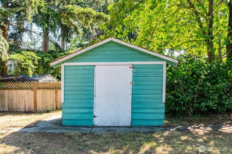 1112 Ridgeway Drive Oak Harbor WA 98277