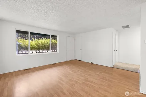 1112 Ridgeway Drive Oak Harbor WA 98277