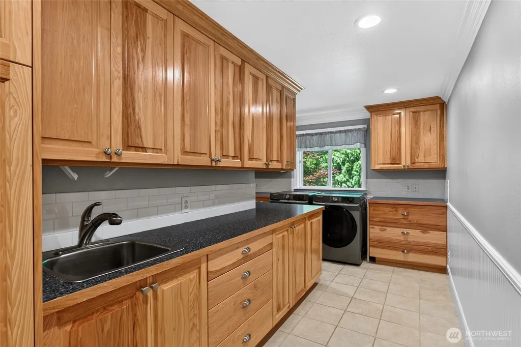21017 Snag Island Drive East Lake Tapps WA 98391