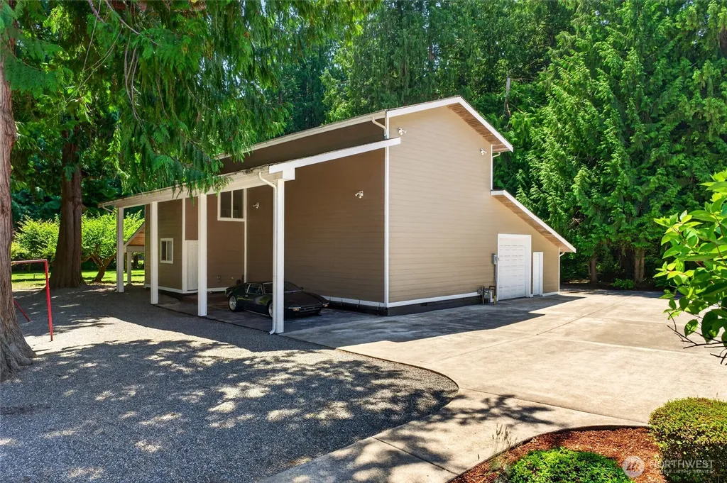 21017 Snag Island Drive East Lake Tapps WA 98391