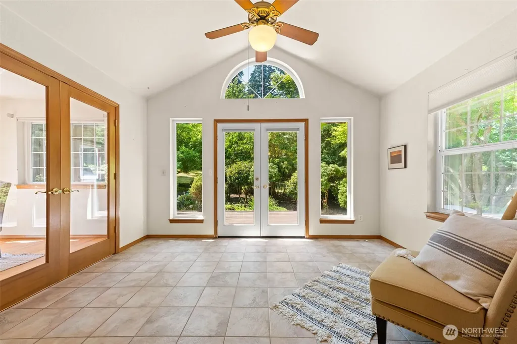 654 9th Avenue Fox Island WA 98333