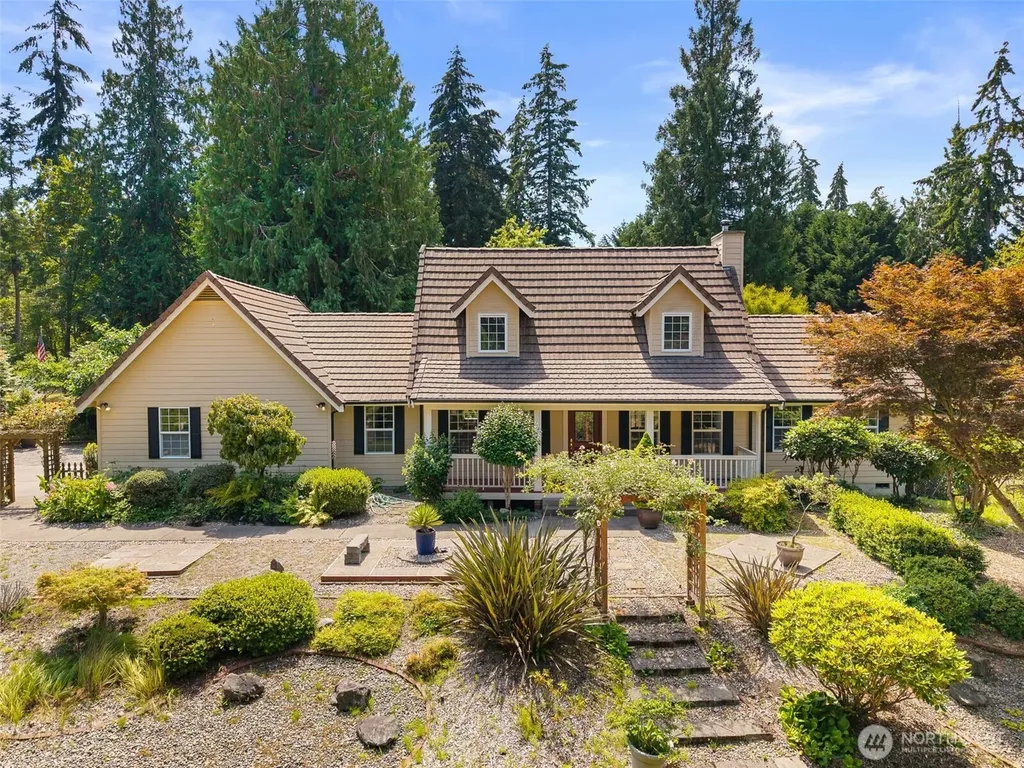 654 9th Avenue Fox Island WA 98333