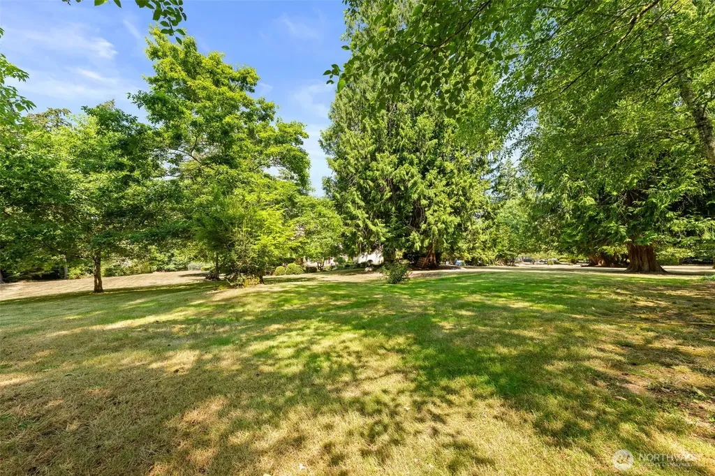 654 9th Avenue Fox Island WA 98333