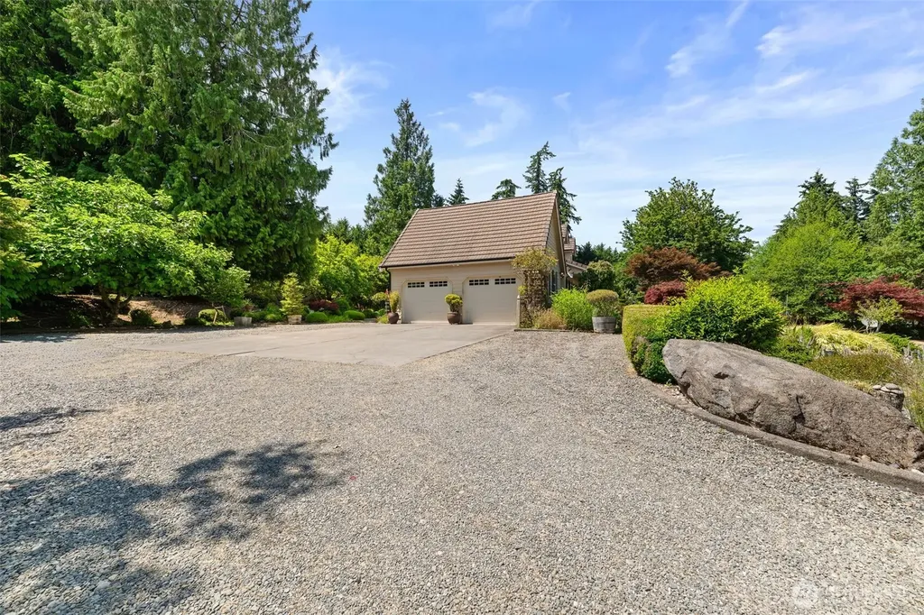 654 9th Avenue Fox Island WA 98333
