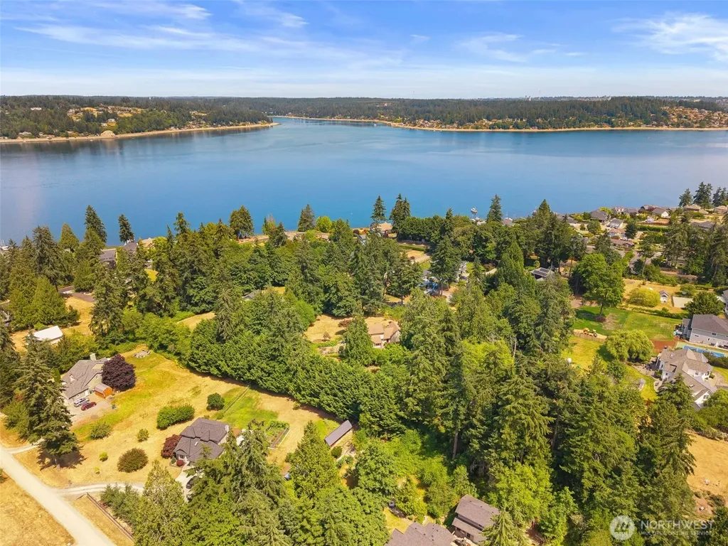 654 9th Avenue Fox Island WA 98333