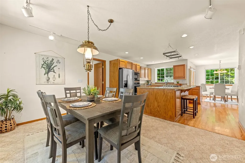 654 9th Avenue Fox Island WA 98333