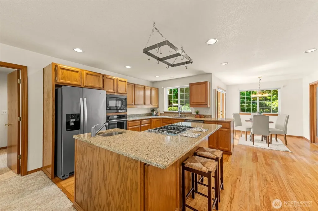 654 9th Avenue Fox Island WA 98333