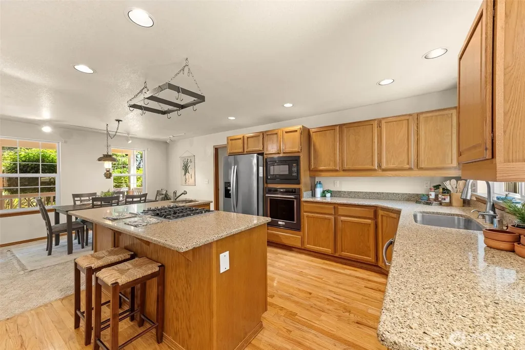 654 9th Avenue Fox Island WA 98333